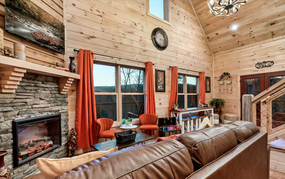 Late October is the best time to visit the Great Smoky Mountains for peak fall foliage, typically occurring between October 15–25 at mid-elevations.